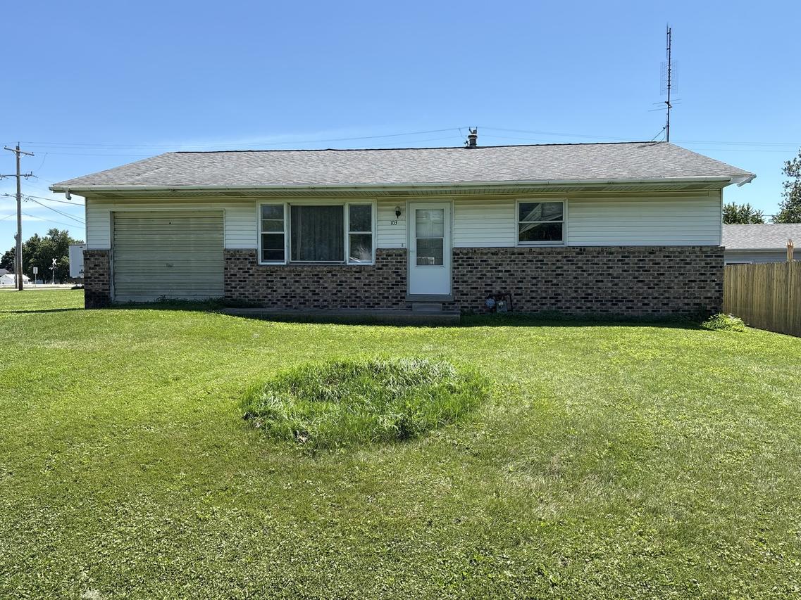 103 N High St., Ellsworth, IL 61737