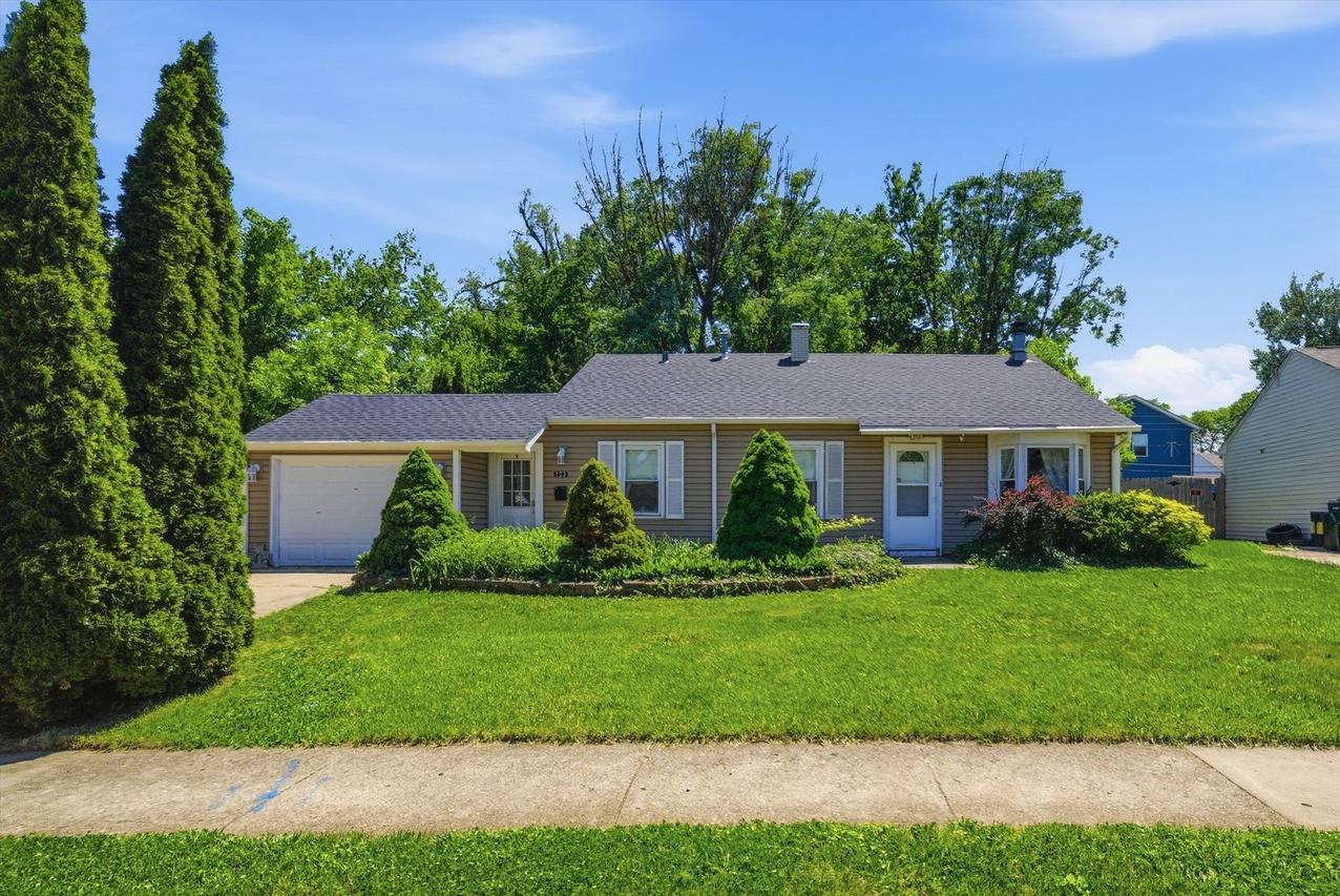 123 Edgewood Dr., Streamwood, IL 60107