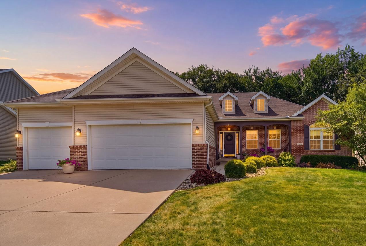 2107 Ridge Creek Dr., Bloomington, IL 61705