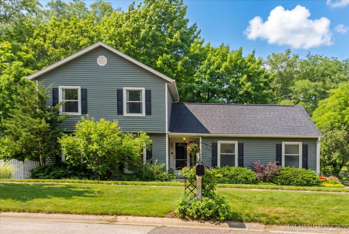 452 N Glengarry Dr., Geneva, IL 60134