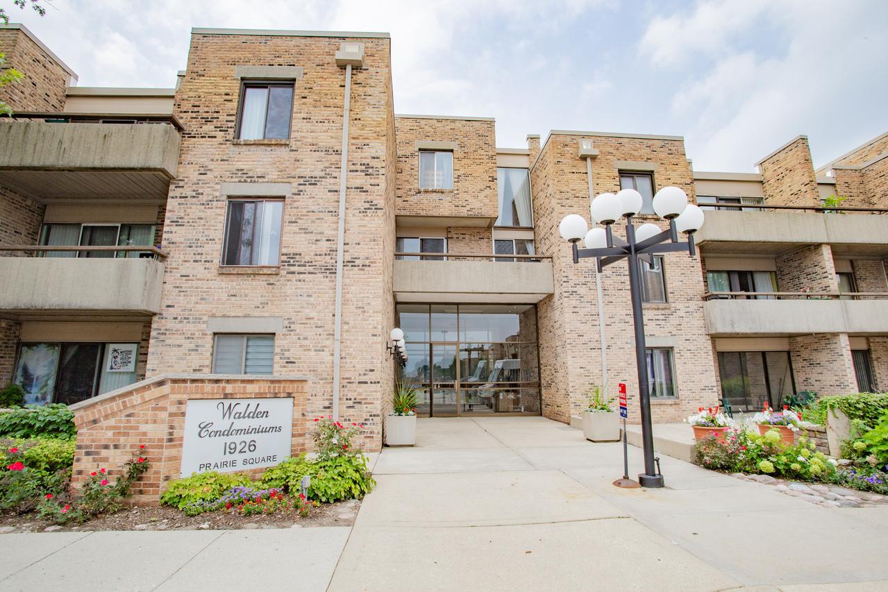 1926 Prairie Sq. #225, Schaumburg, IL 60173