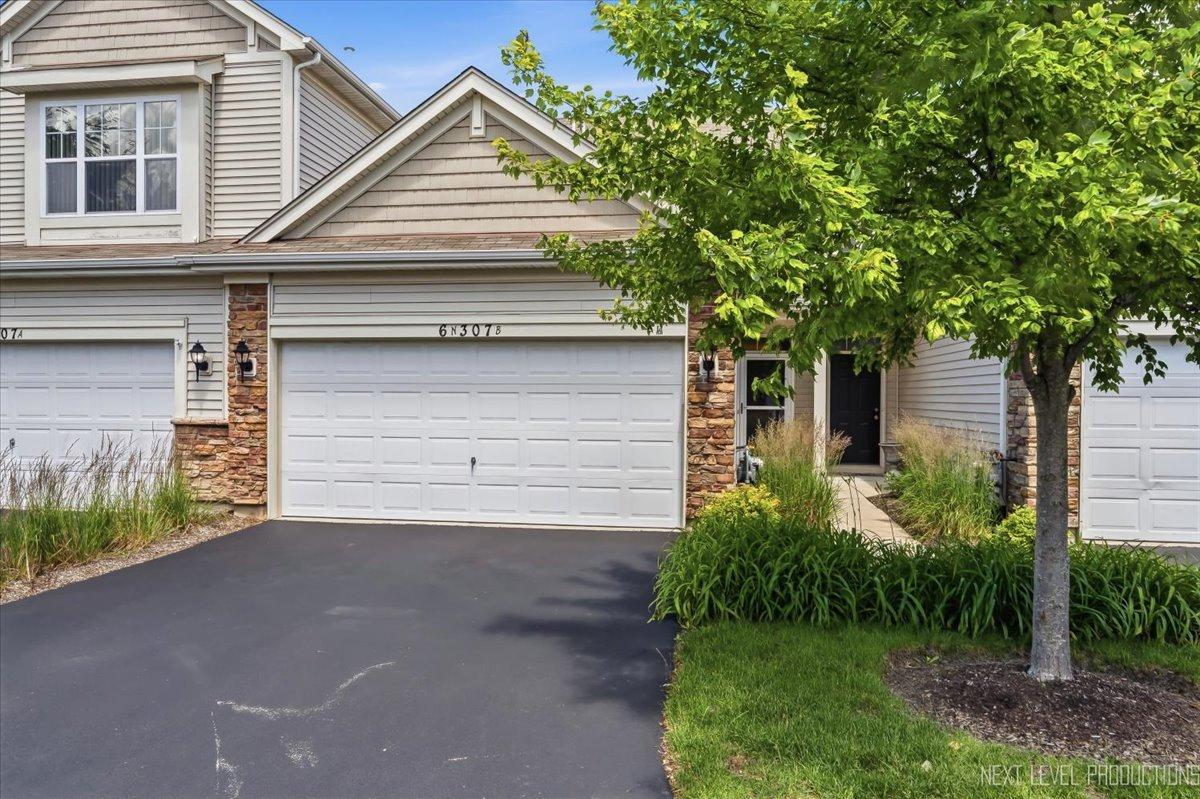 6N307 Whitmore Cir. #B, St. Charles, IL 60174