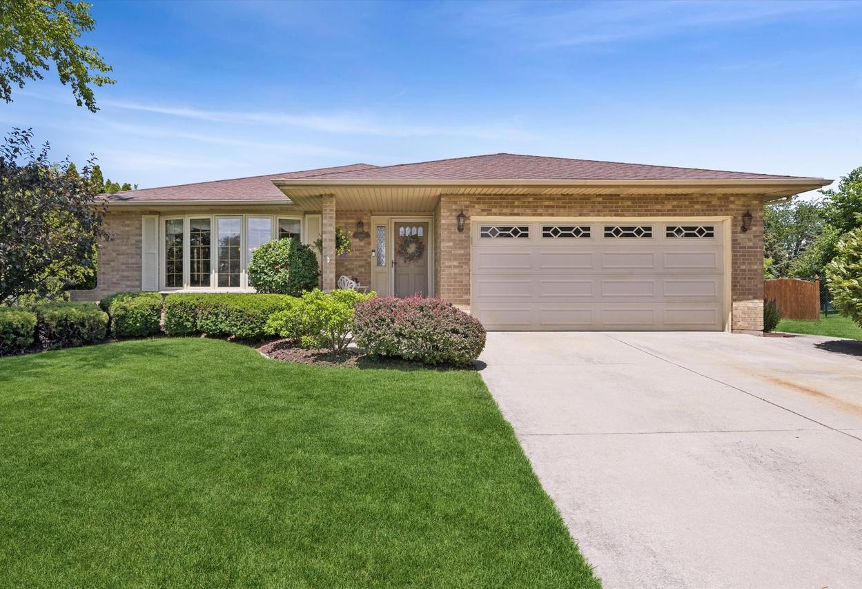 7006 Coachwood Tr., Tinley Park, IL 60477