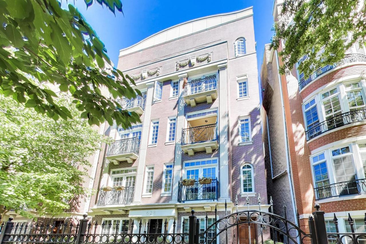 628 W Wrightwood Ave. #3W, Chicago, IL 60614