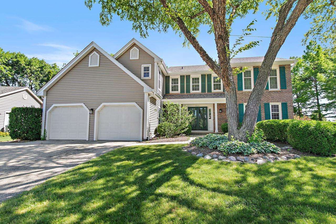 221 Hillwick Ln., Schaumburg, IL 60193