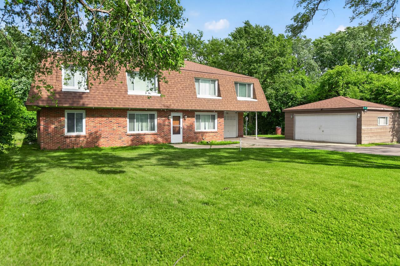 725 7th Ave., Addison, IL 60101