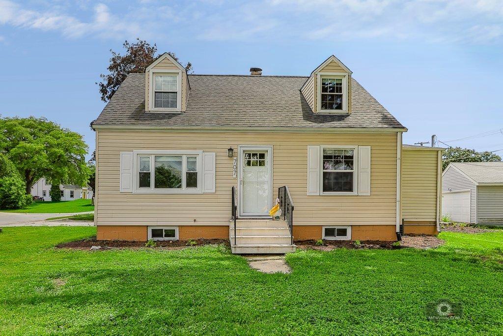 707 E 9th St., Lockport, IL 60441