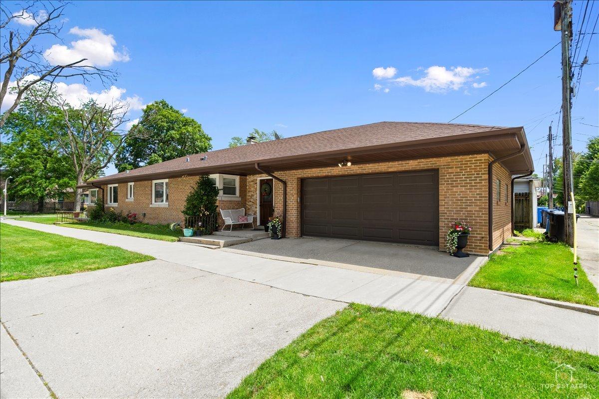 6250 N Kedvale Ave., Chicago, IL 60646
