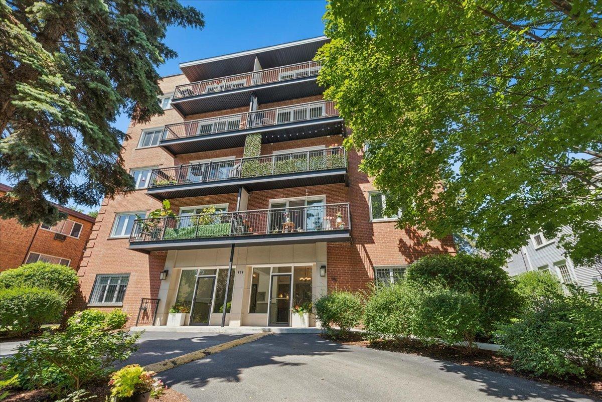930 Hinman Ave. #504, Evanston, IL 60202