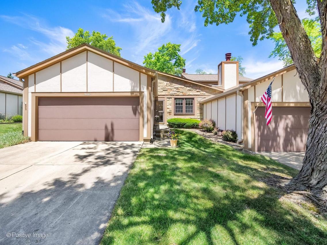 1039 Oakview Dr., Wheaton, IL 60187