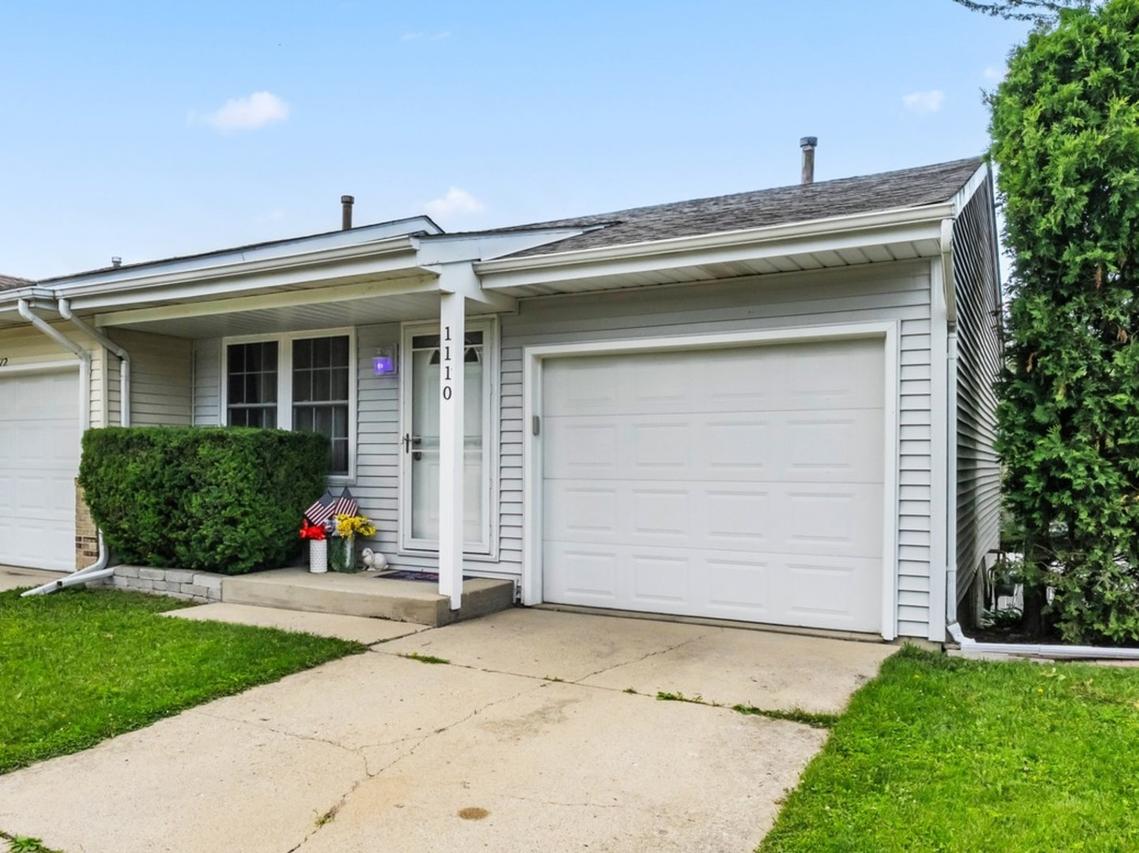 1110 Riverwood Dr., Algonquin, IL 60102