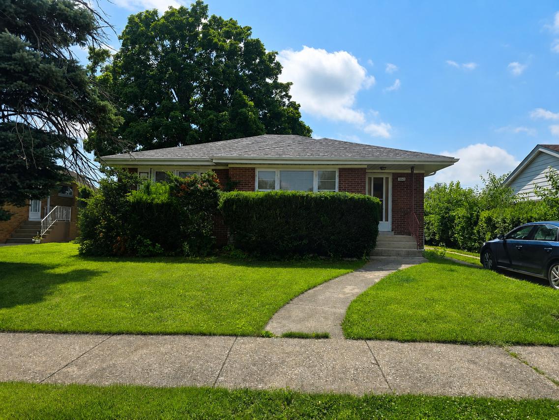 11043 Boeger Ct., Westchester, IL 60154