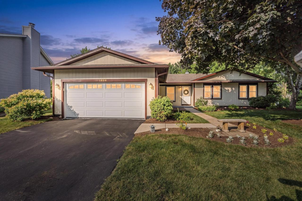 1526 Sycamore Ln., Aurora, IL 60504