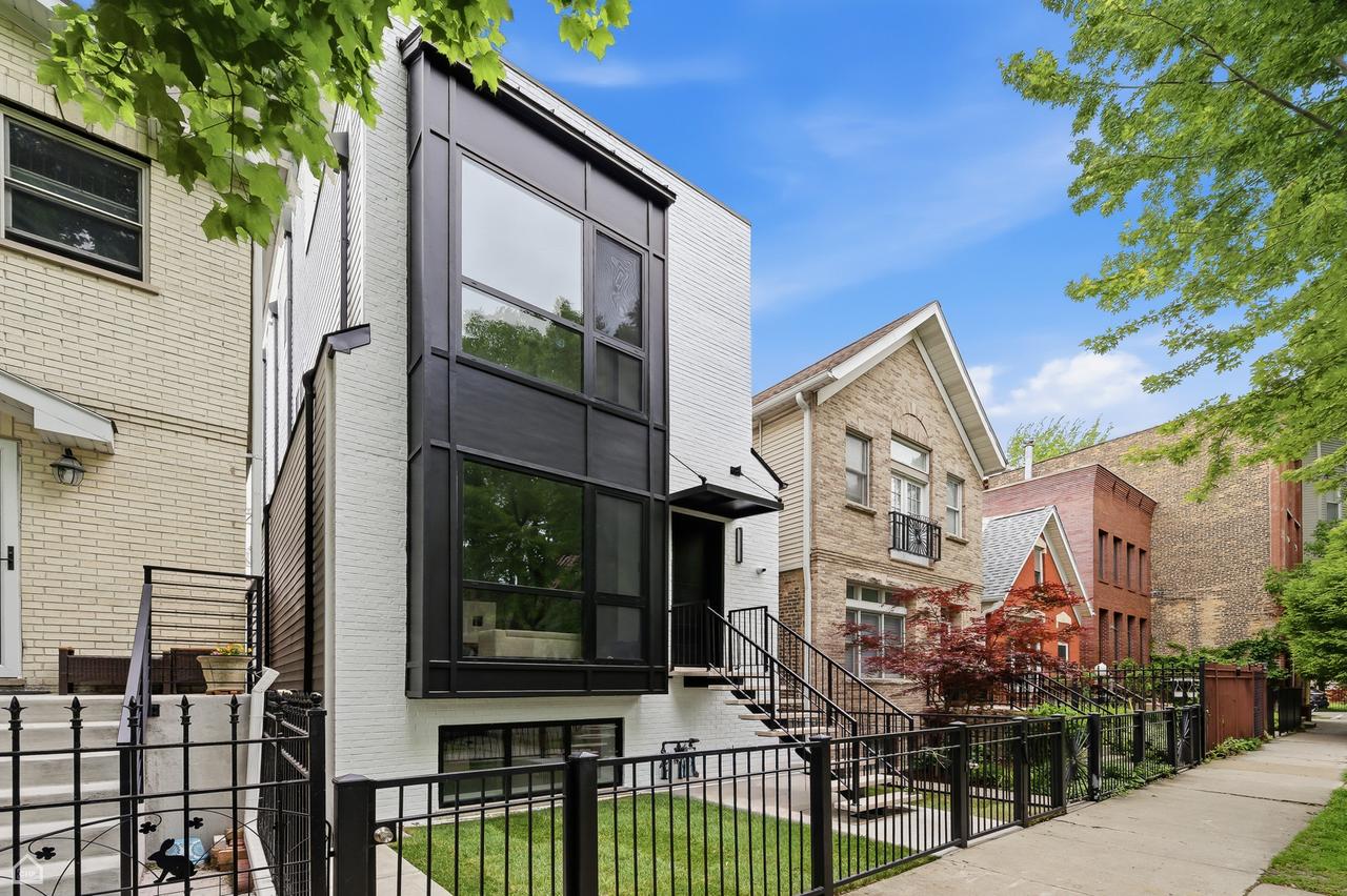 2156 N Claremont St., Chicago, IL 60647