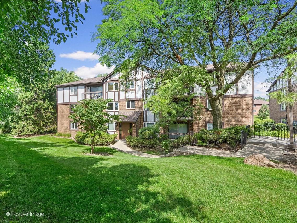 6820 Joliet Rd. #5, Indian Head Park, IL 60525