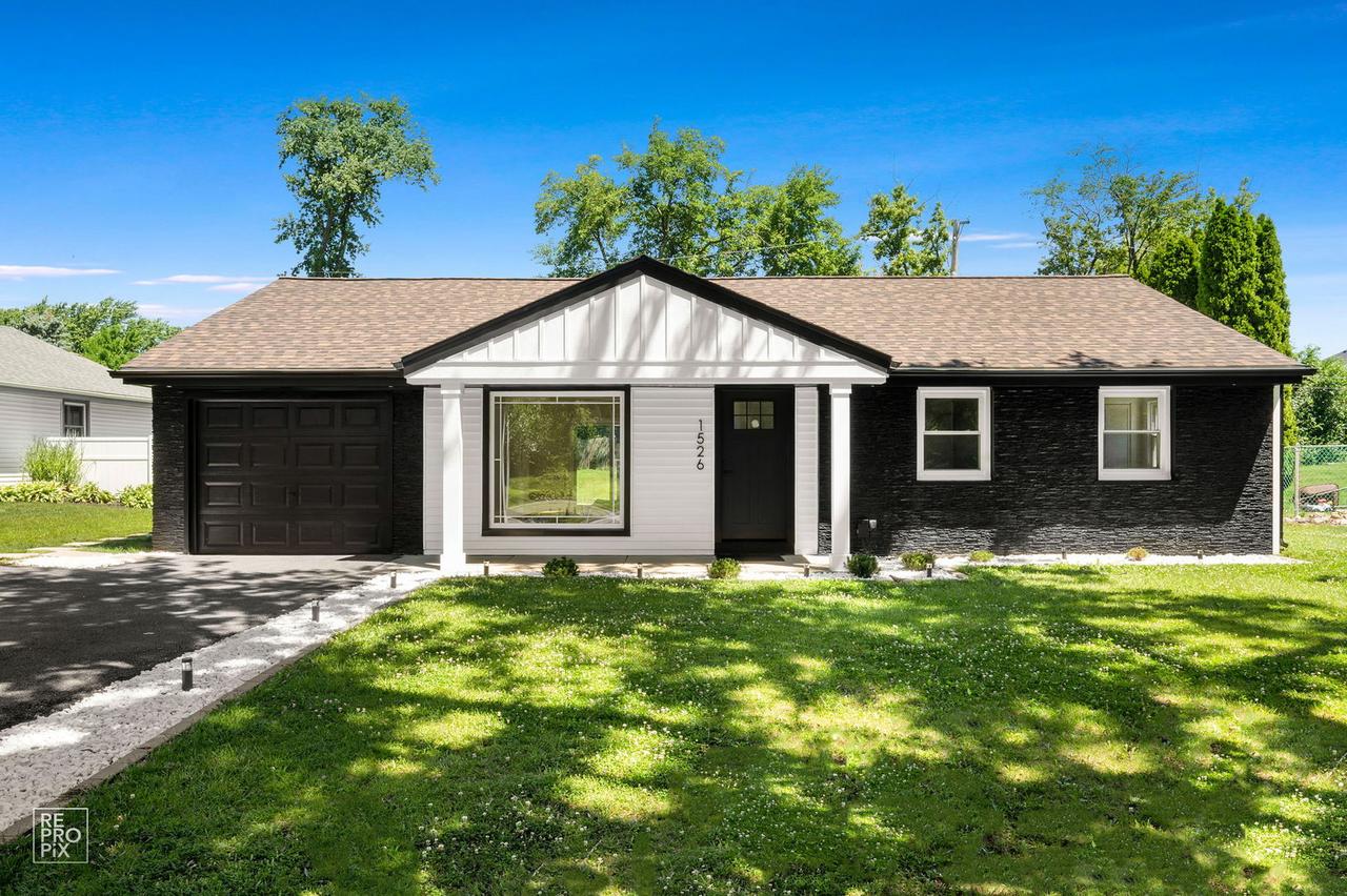 1526 Sequoia Ln., Darien, IL 60561