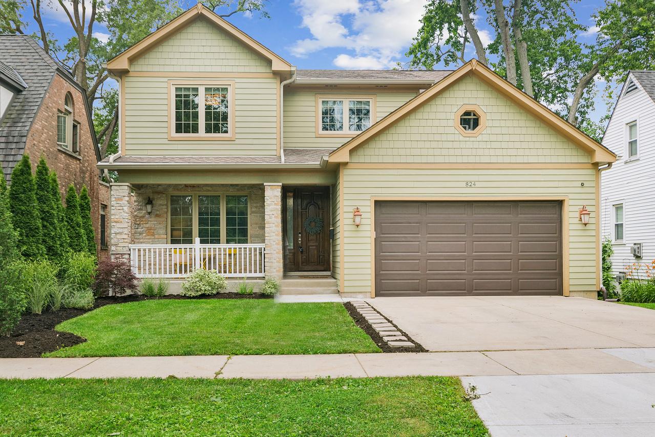 824 N Ridge Ave., Arlington Heights, IL 60004