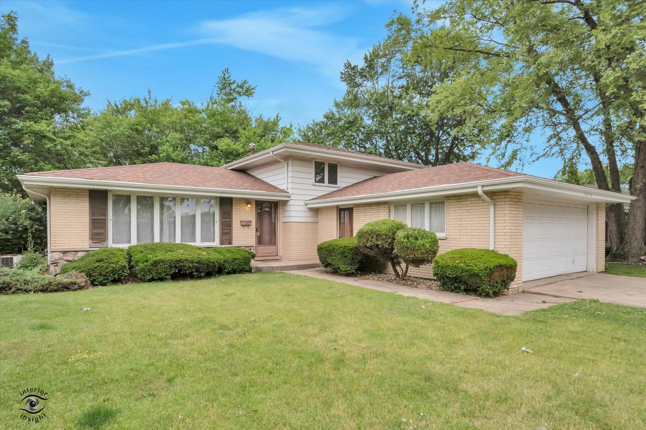 16816 Greenwood Ave., South Holland, IL 60473