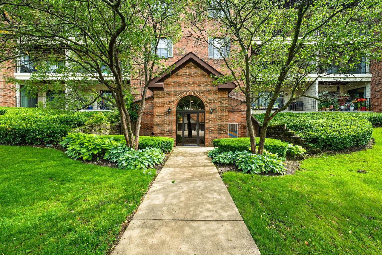 611 Hapsfield Ln. #306, Buffalo Grove, IL 60089