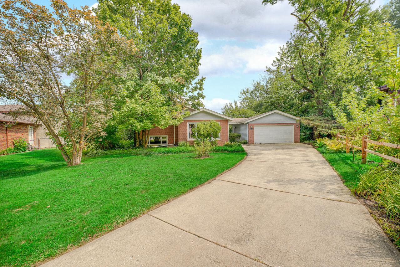 15959 Vera Ct., Oak Forest, IL 60452