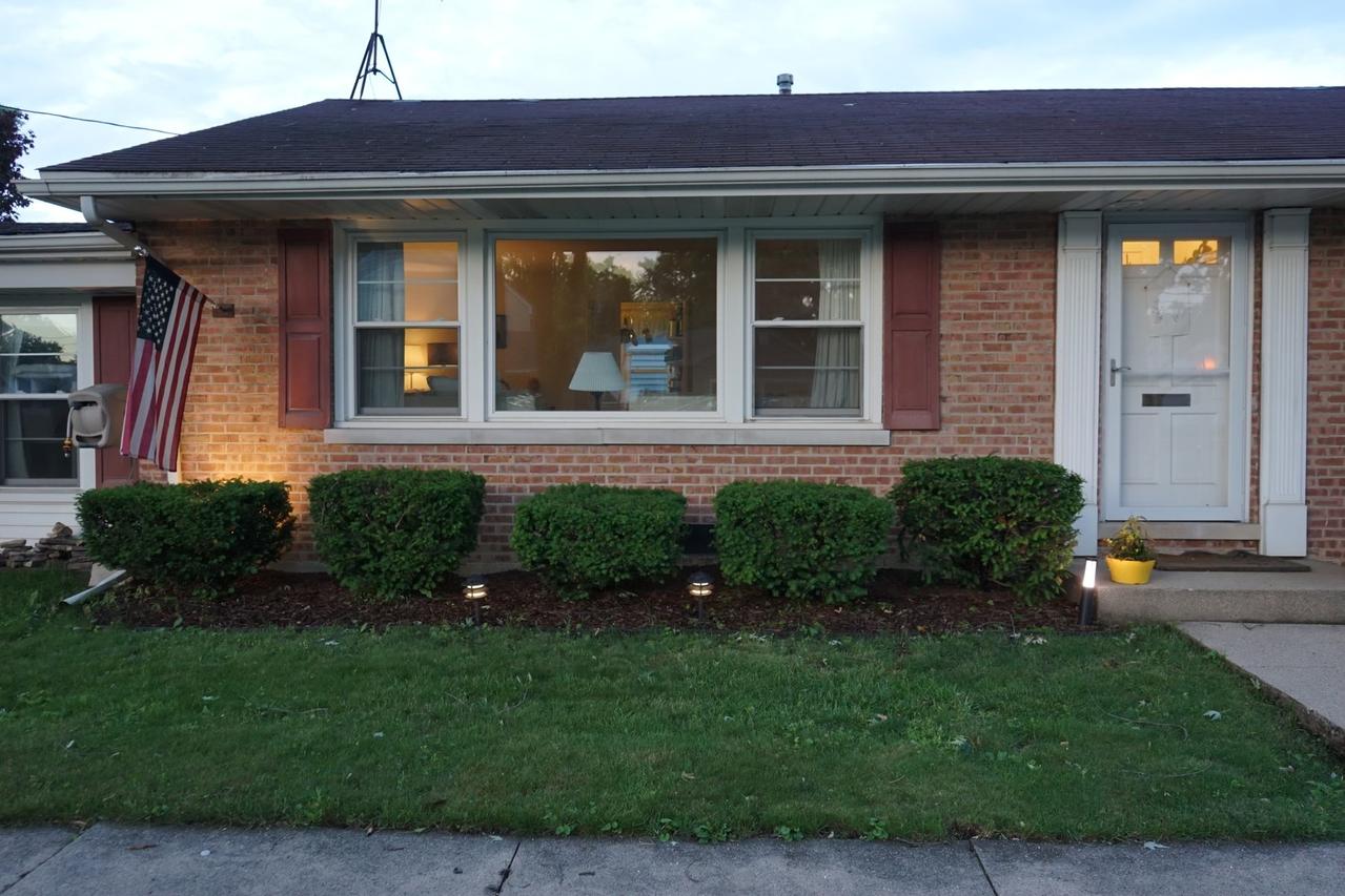 556 Crestwood Dr., Des Plaines, IL 60016