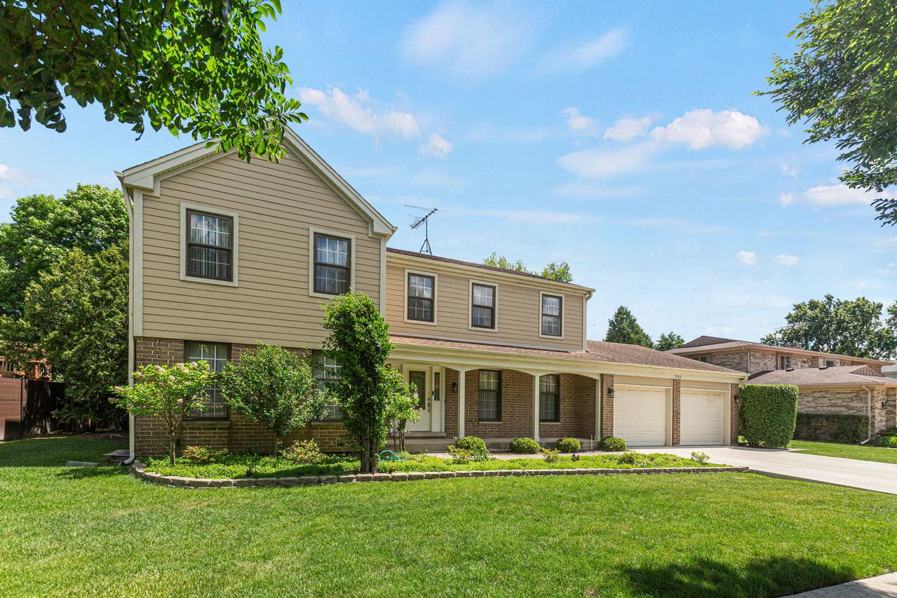 1509 Lori Lyn Ln., Northbrook, IL 60062