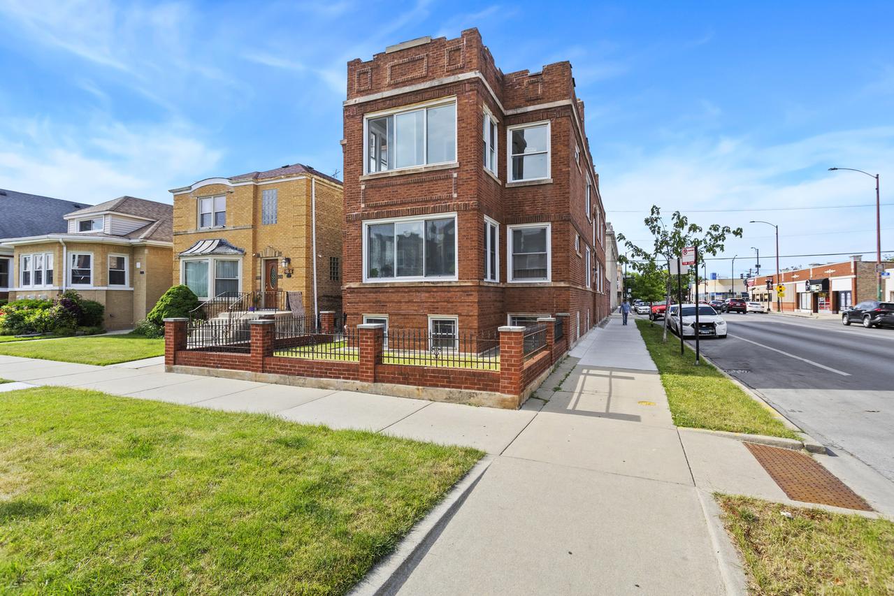 3938 N Austin Ave. #2N, Chicago, IL 60634