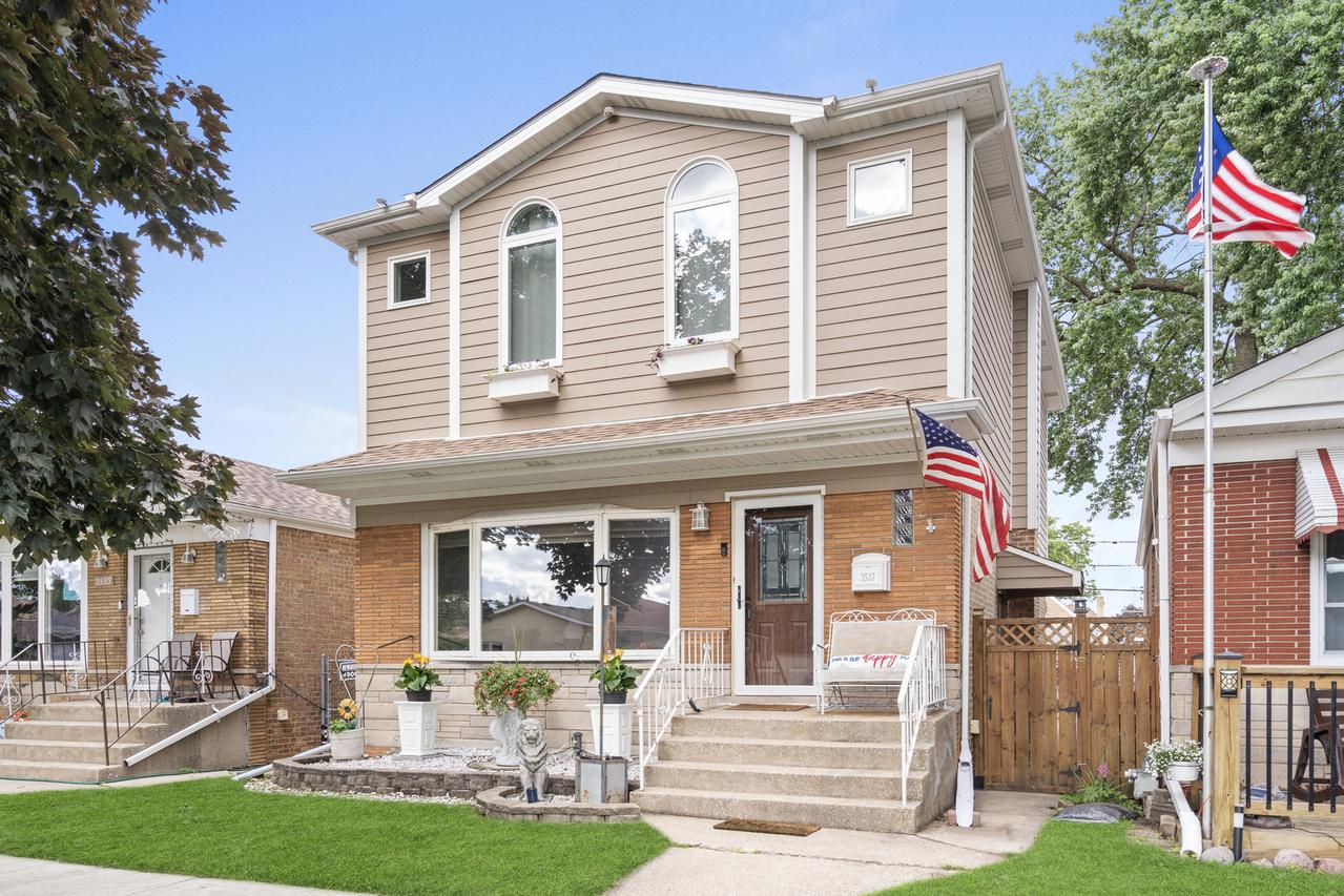 3537 Harvey Ave., Berwyn, IL 60402