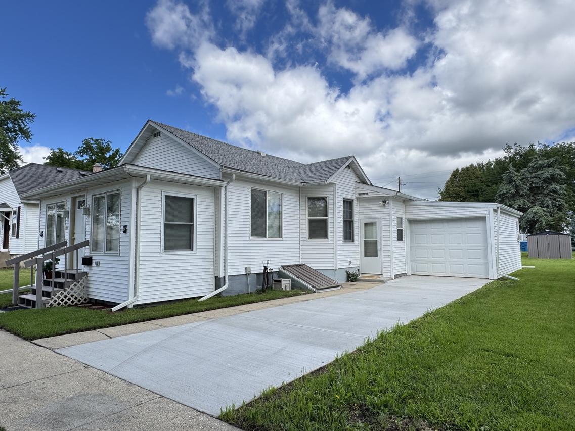 224 W 2nd Pl., Spring Valley, IL 61362