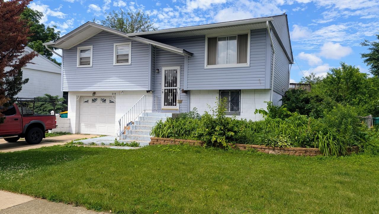 418 Arnold Ave., Romeoville, IL 60446