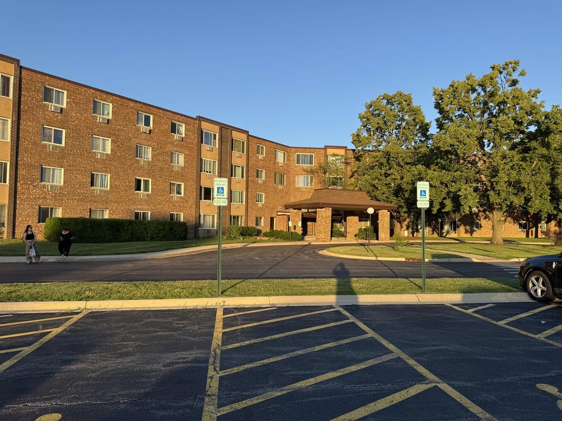 1375 Rebecca Dr. #302, Hoffman Estates, IL 60169