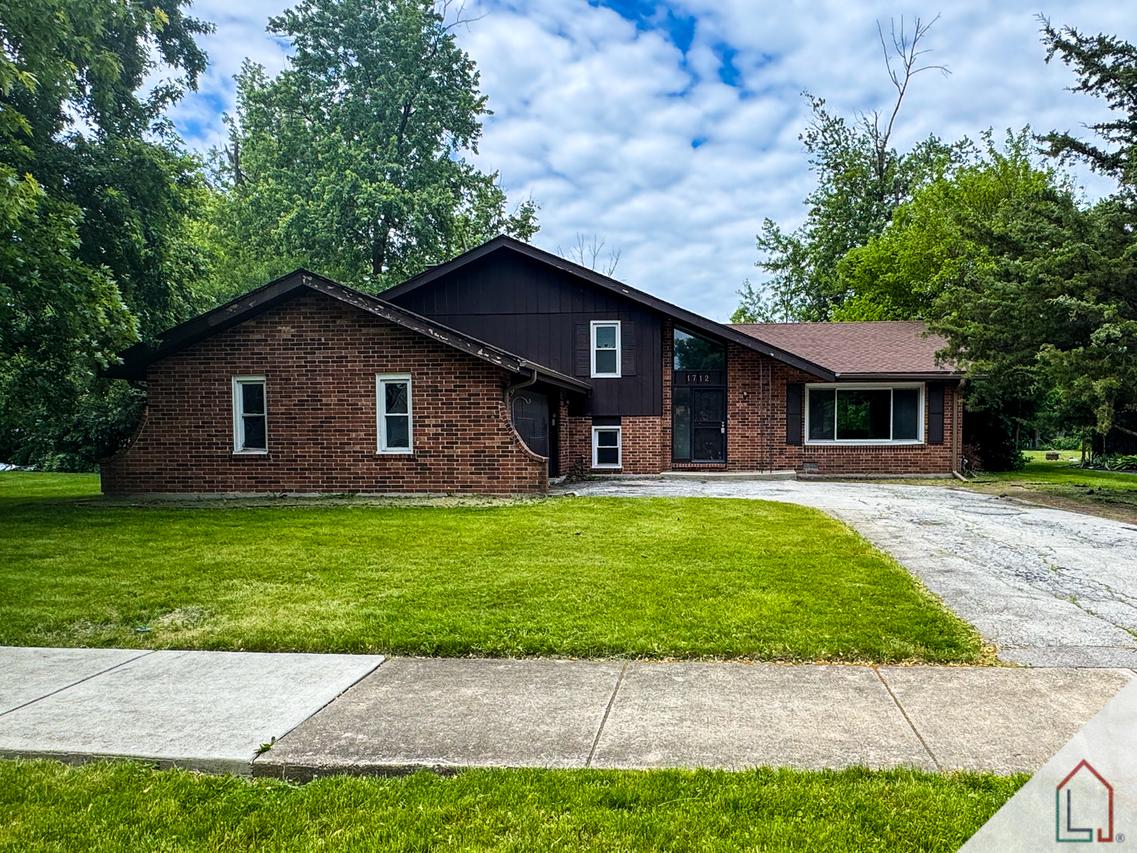 1712 Tina Ln., Flossmoor, IL 60422
