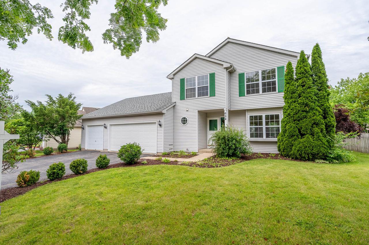 654 Anderson Dr., Lake In The Hills, IL 60156