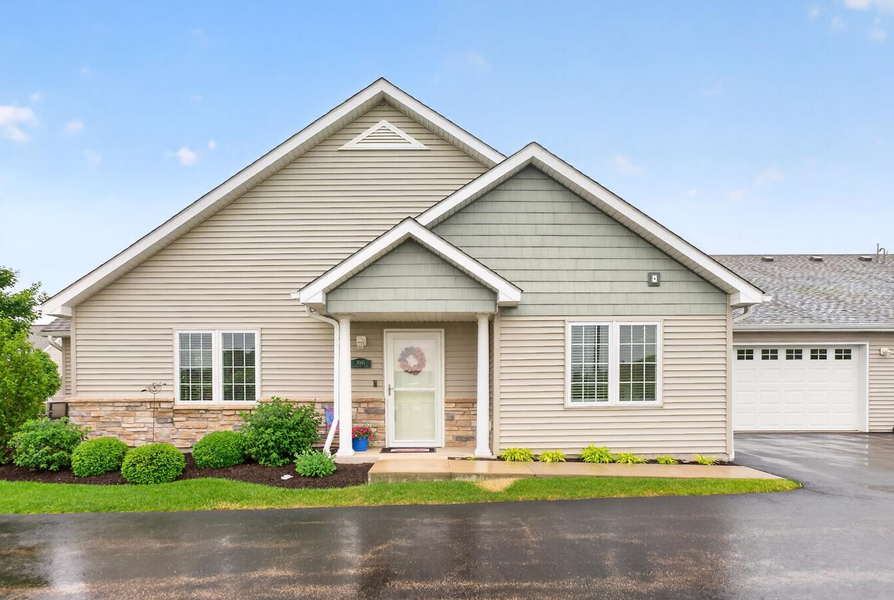 2045 Somerset Ln., Sycamore, IL 60178