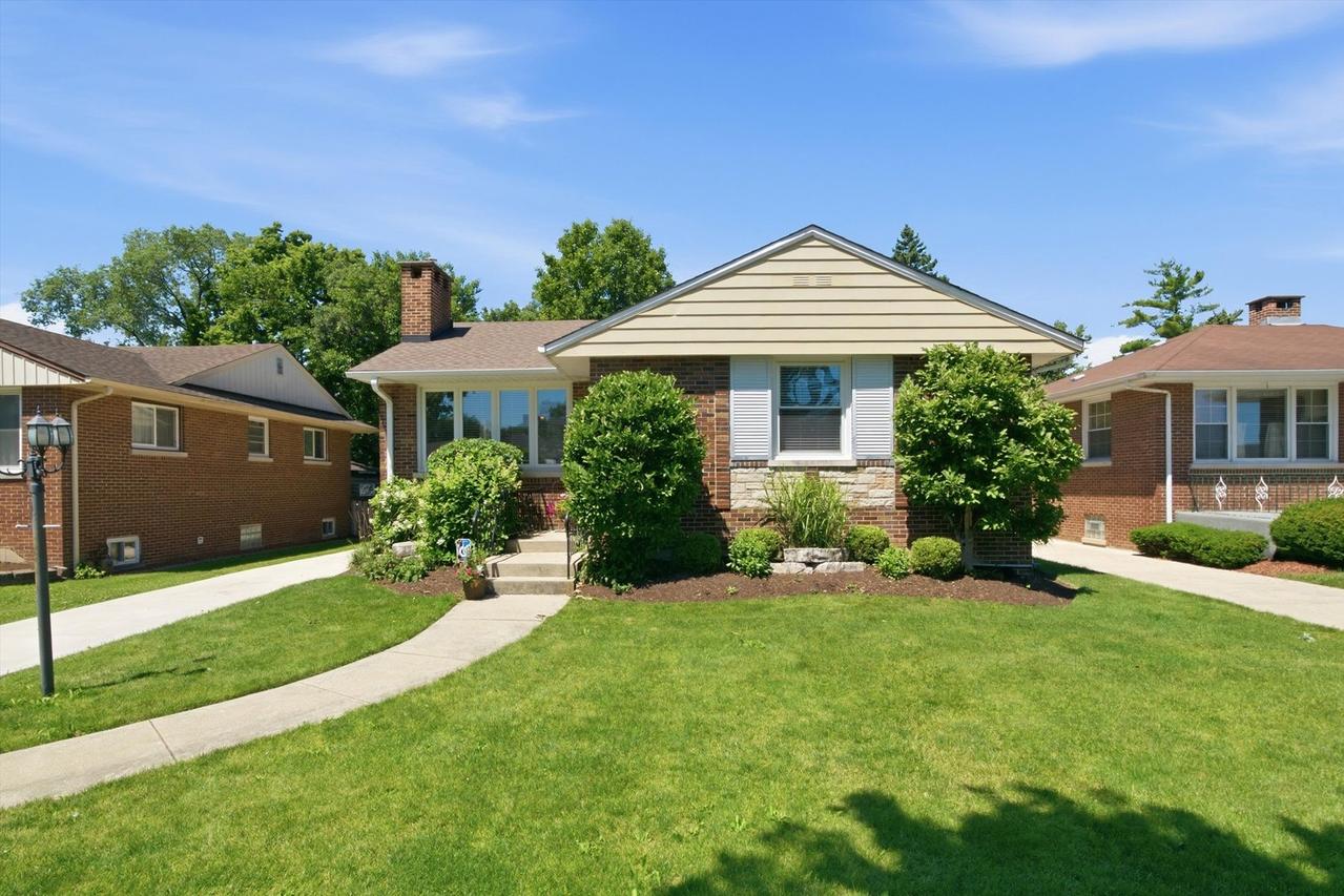2232 Hawthorne Ave., Westchester, IL 60154