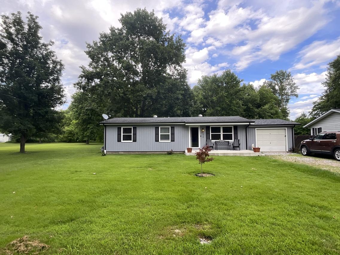 310 S Wood St., Odin, IL 62870