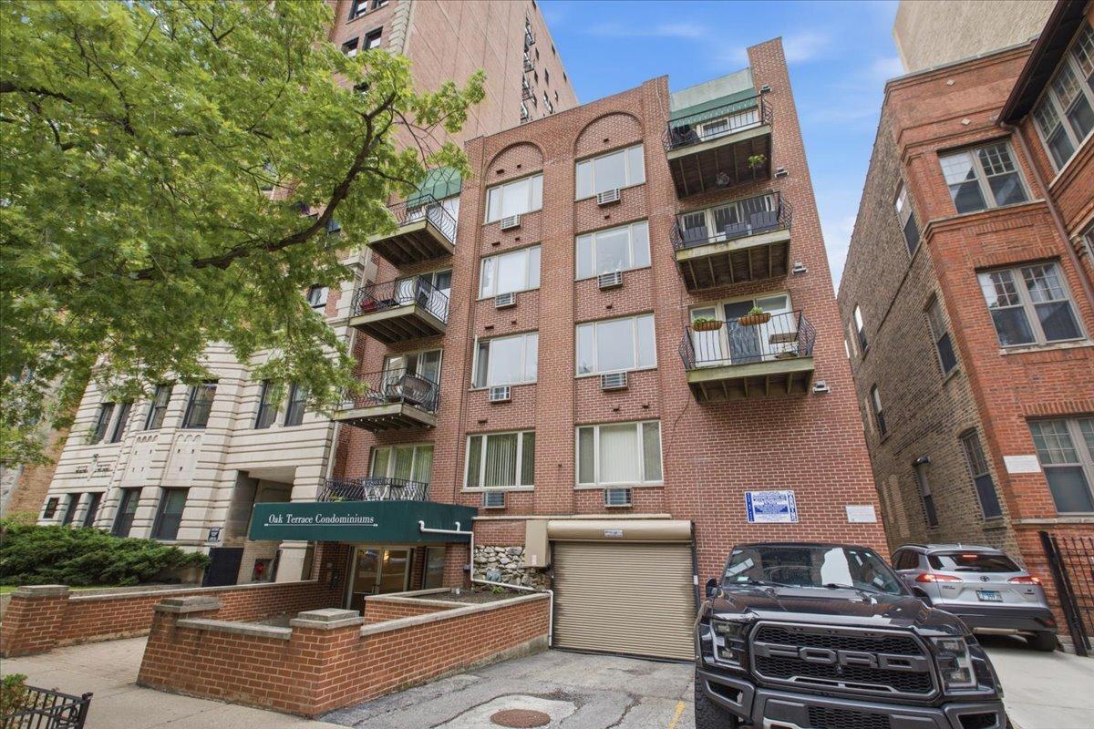 435 W Oakdale Ave. #4F, Chicago, IL 60657