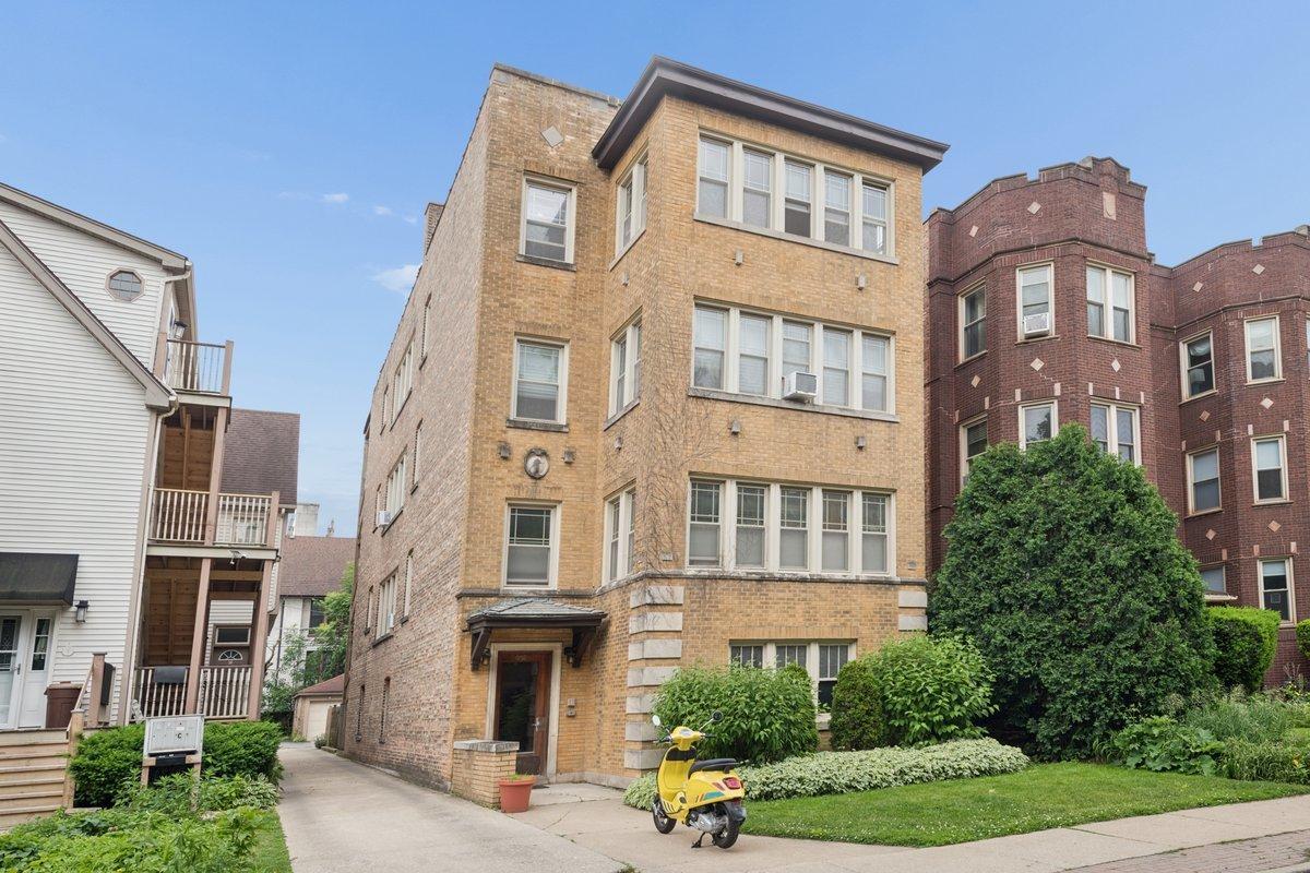 925 Ontario St., Oak Park, IL 60302