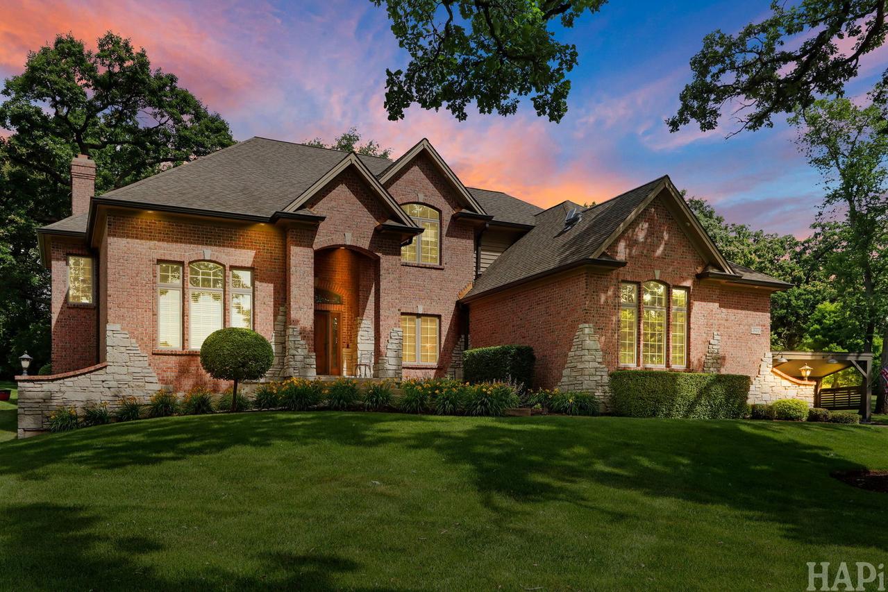 2601 Rolling Oaks Rd., Spring Grove, IL 60081