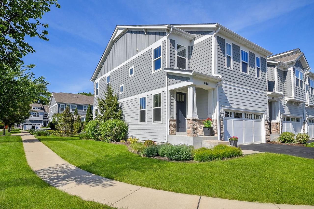 653 Riverbank Dr., Geneva, IL 60134