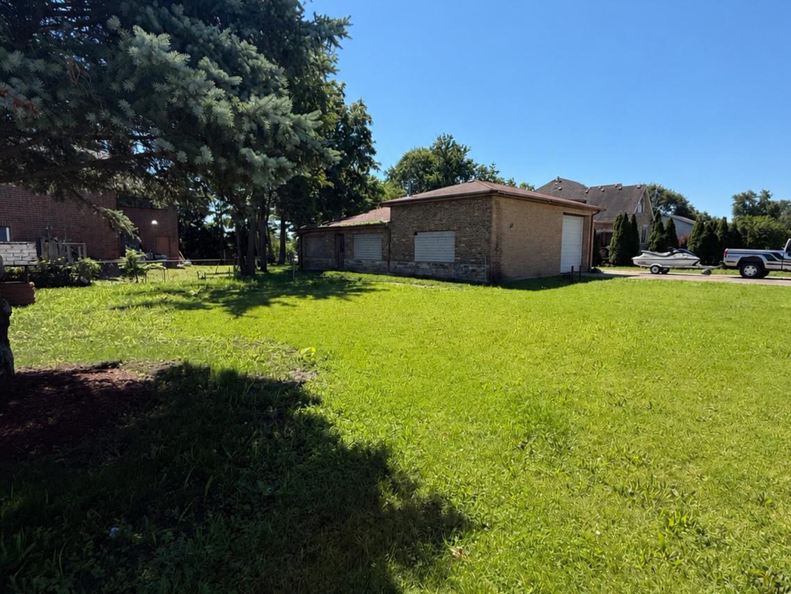 4N481 9th Ave., Addison, IL 60101