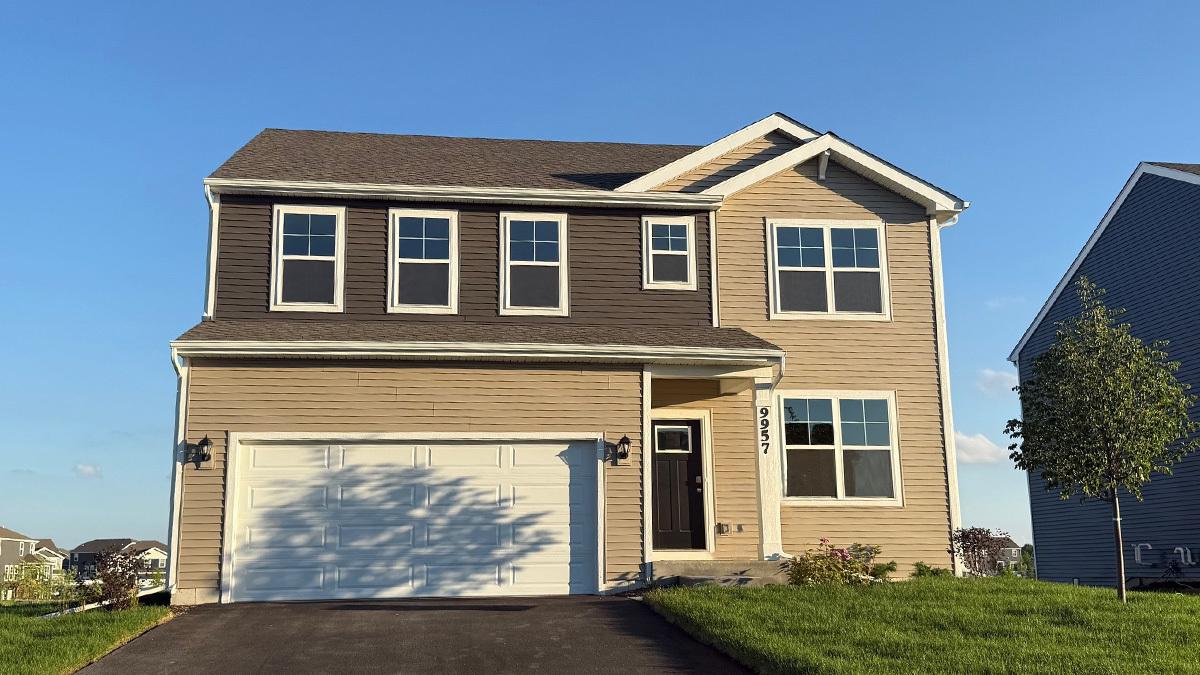 9957 Edgebrook Ln., Huntley, IL 60142