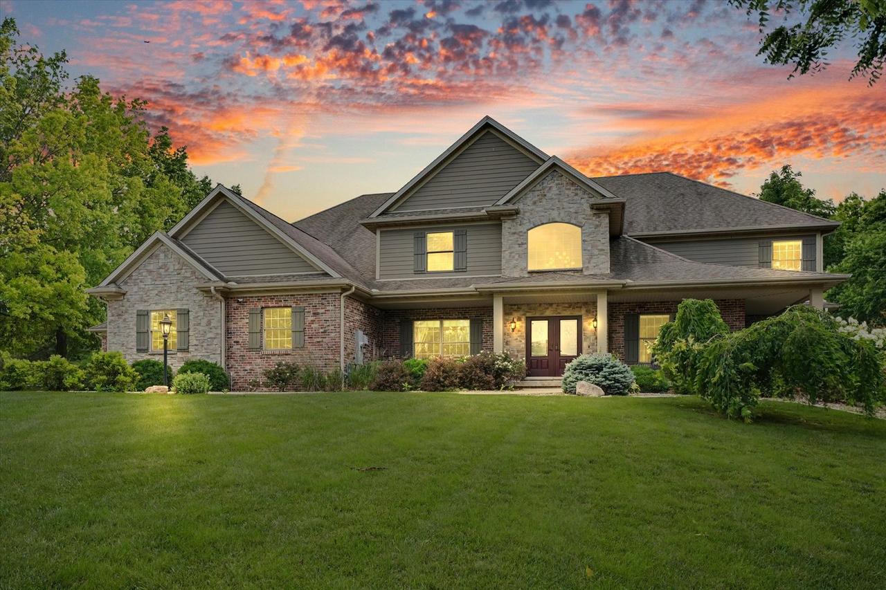 1309 Cross Creek Rd., Mahomet, IL 61853