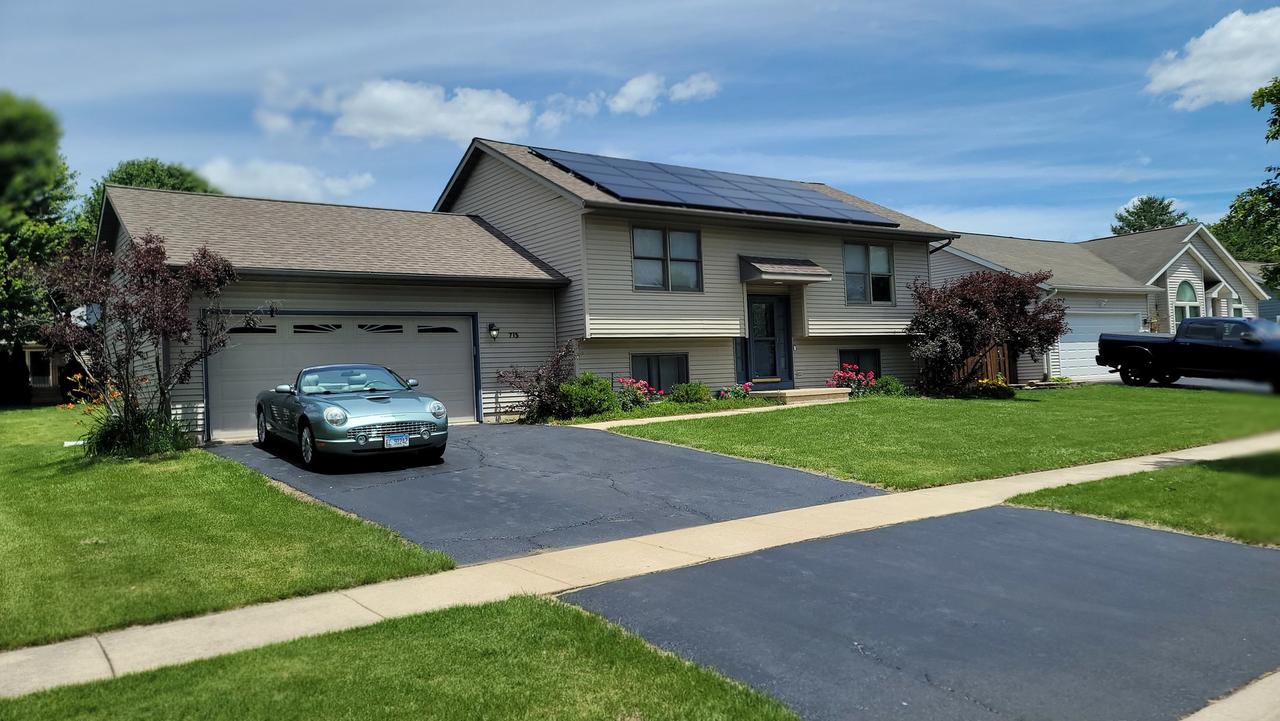 715 Cherry Tree Ln., Genoa, IL 60135