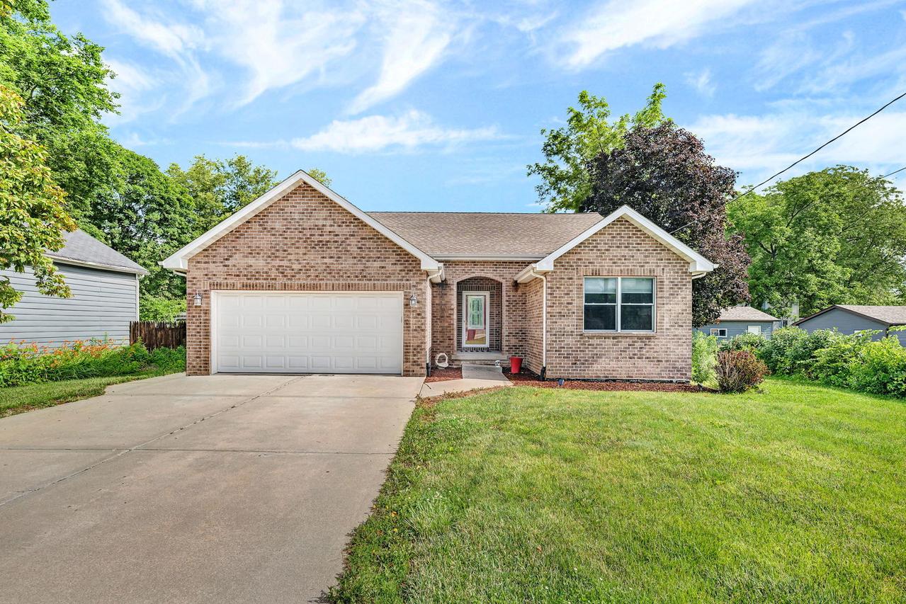 307 W Main St., Gardner, IL 60424