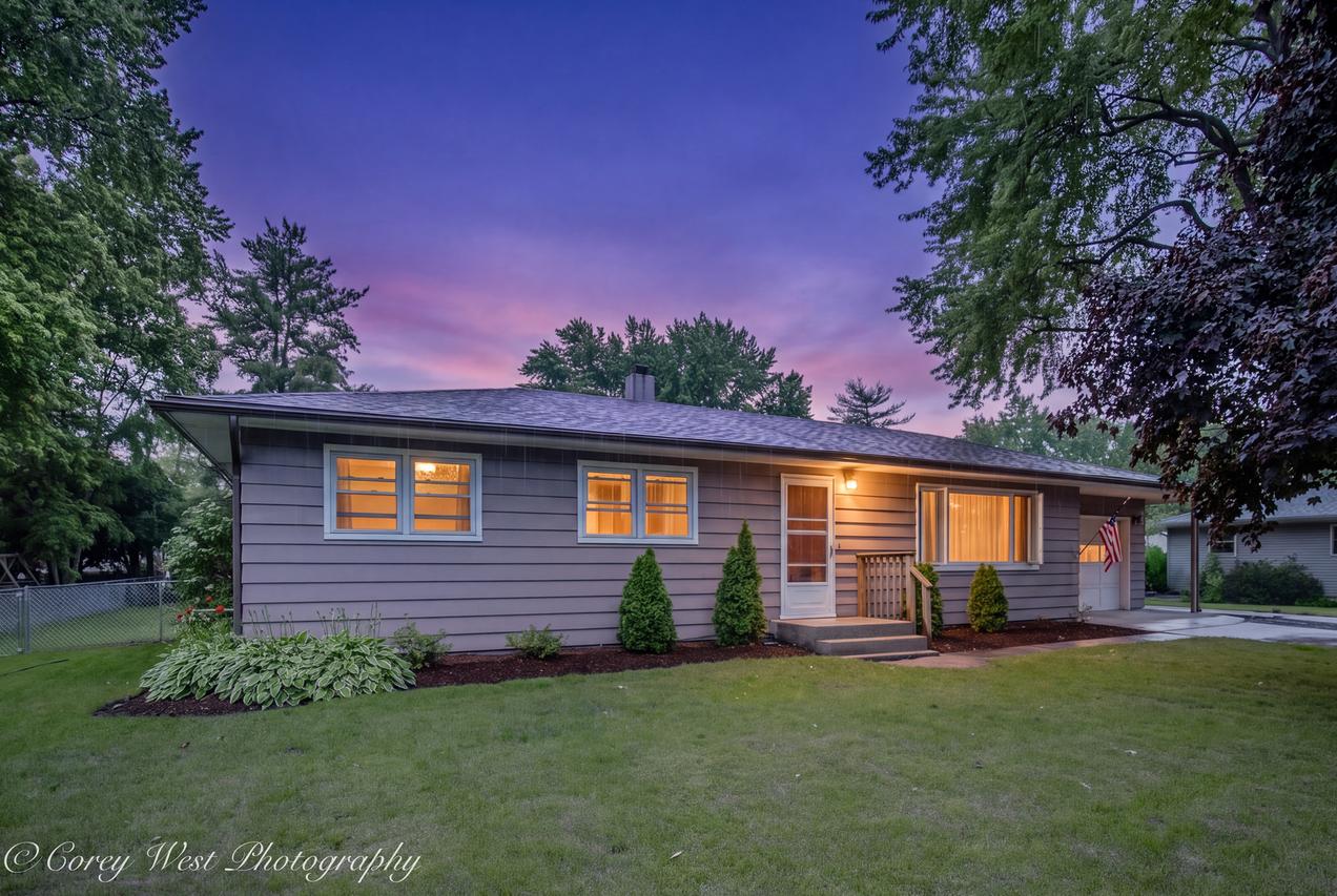 220 Swanson Rd., Sycamore, IL 60178