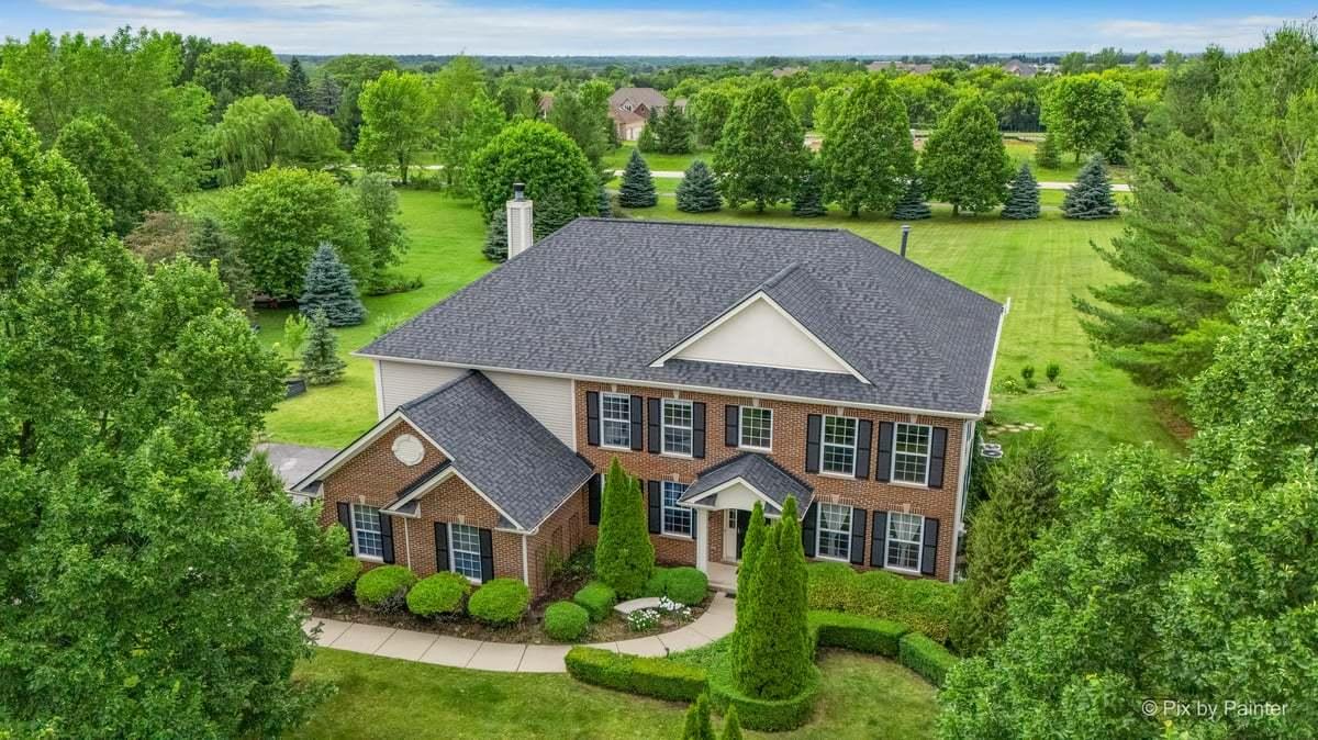 37W226 Baker Hill Ct., St. Charles, IL 60175