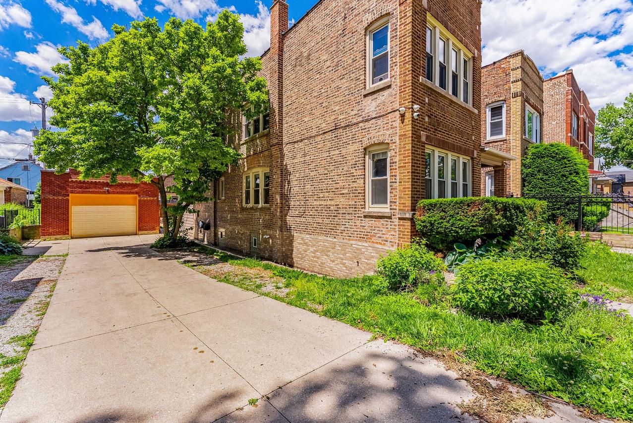 2844 S Throop St., Chicago, IL 60608