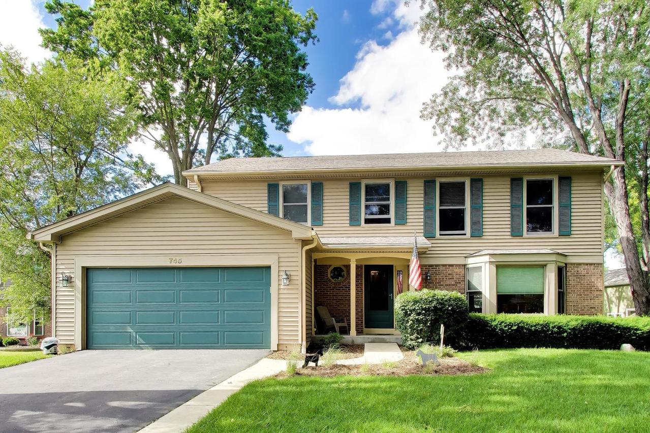 745 Newberry Dr., Batavia, IL 60510
