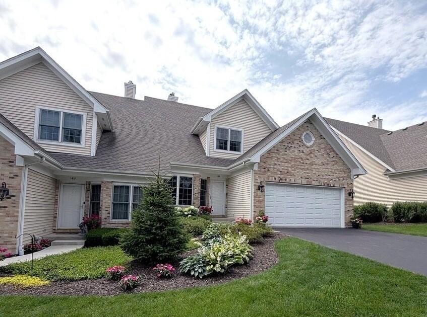 184 Red Top Dr., Libertyville, IL 60048